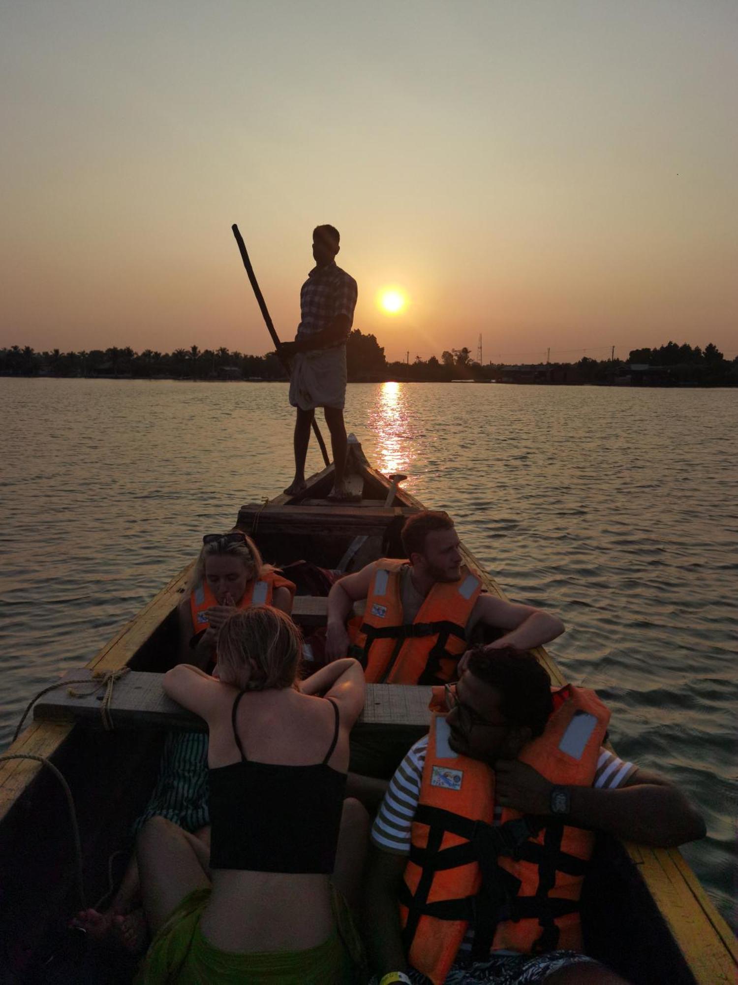 Santa Maria Hostel Munroe Island Mundrothuruth Екстериор снимка